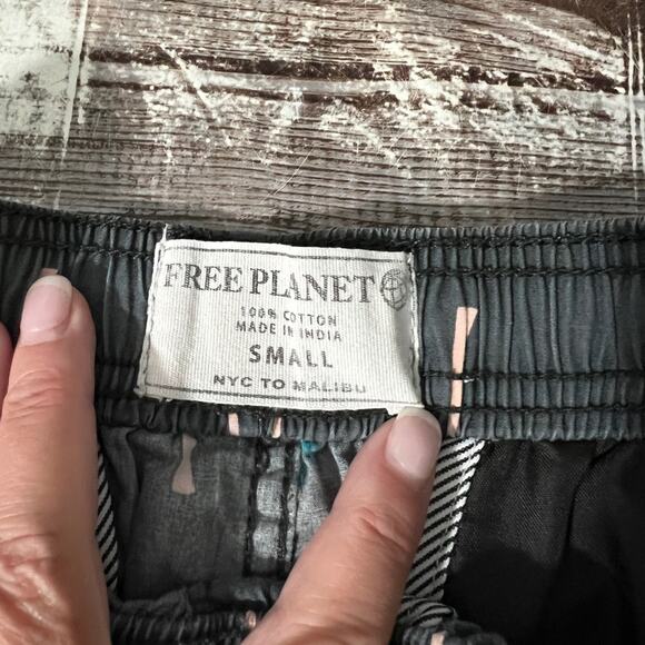 Free Planet Men’s Swim Trunks shorts size small - Picture 4 of 7